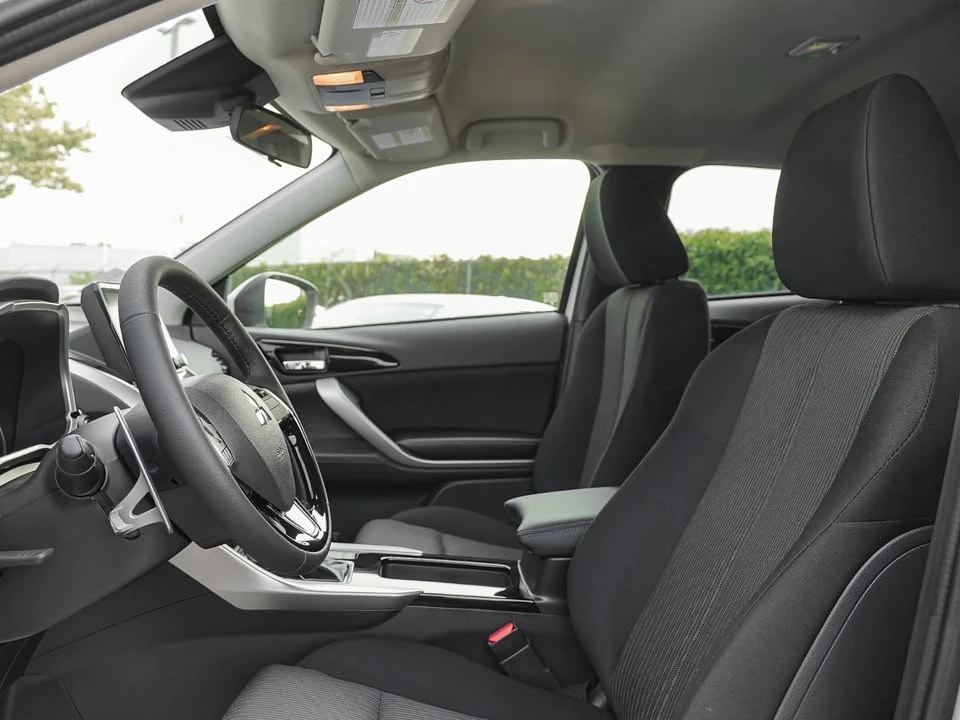 2026 Mitsubishi Eclipse Cross - Image 15 of 20