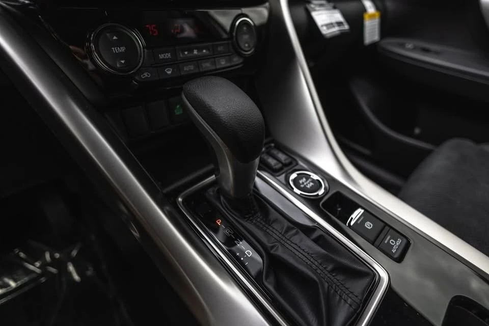 2026 Mitsubishi Eclipse Cross - Image 15 of 20