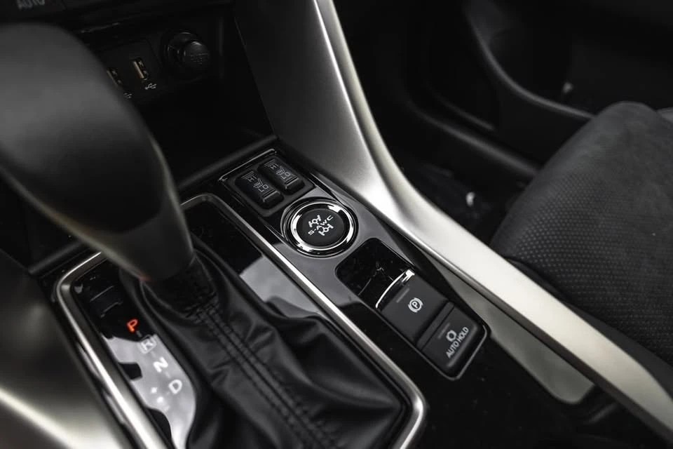 2026 Mitsubishi Eclipse Cross - Image 16 of 20