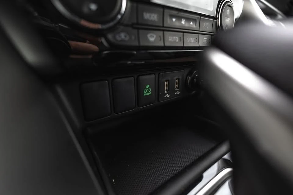2026 Mitsubishi Eclipse Cross - Image 14 of 20