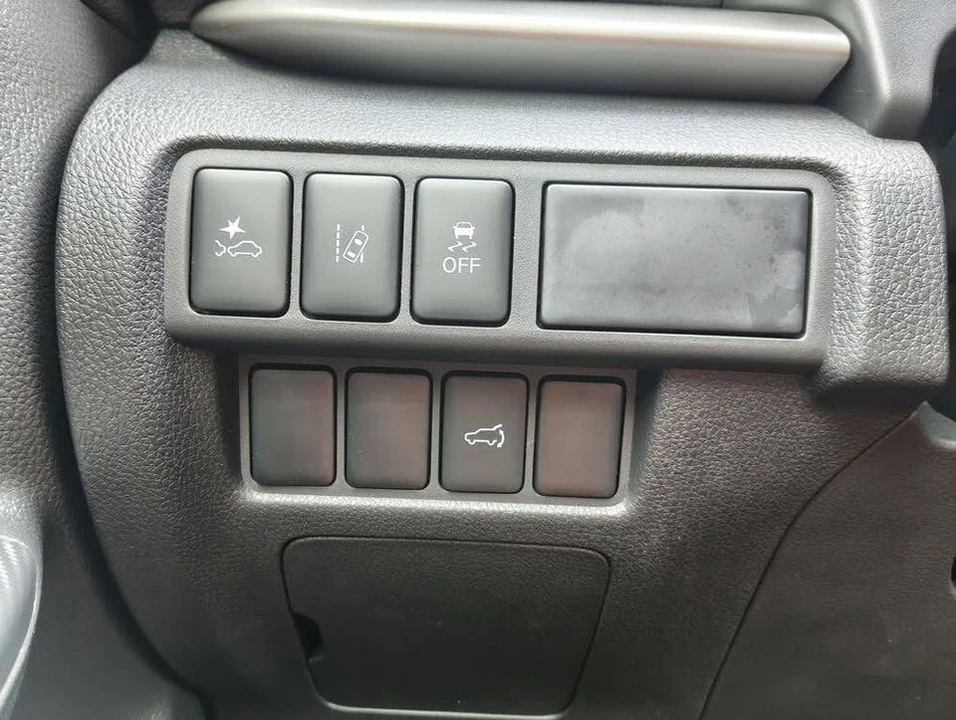 2026 Mitsubishi Eclipse Cross - Image 18 of 20