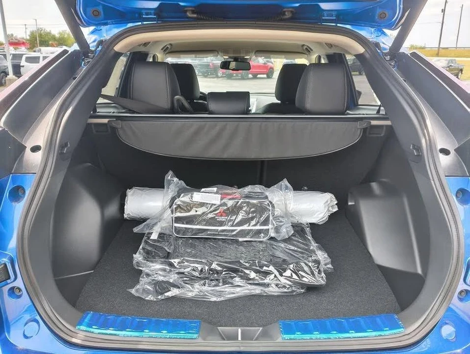 2026 Mitsubishi Eclipse Cross - Image 7 of 20