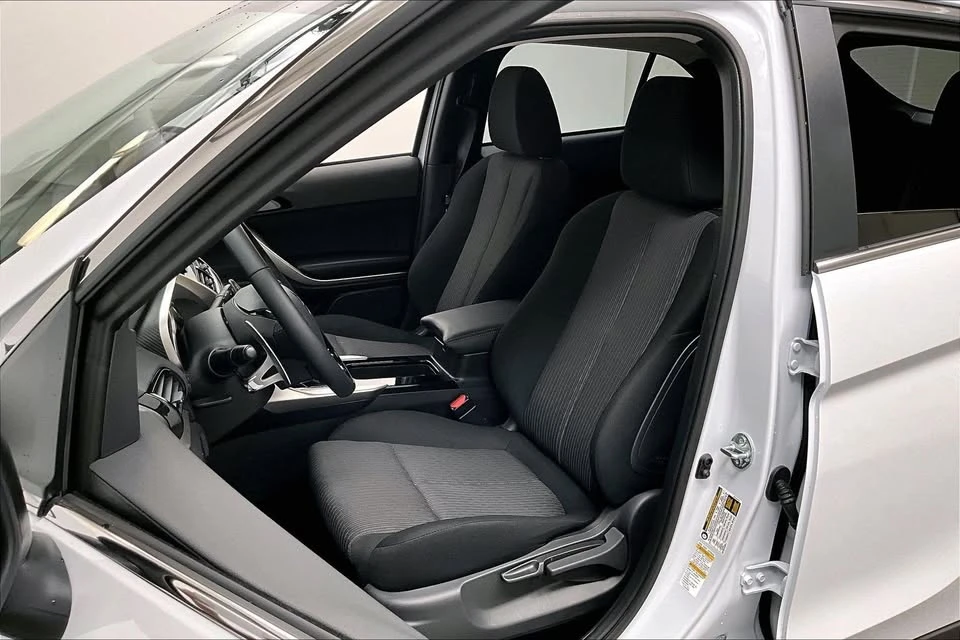 2026 Mitsubishi Eclipse Cross - Image 4 of 9