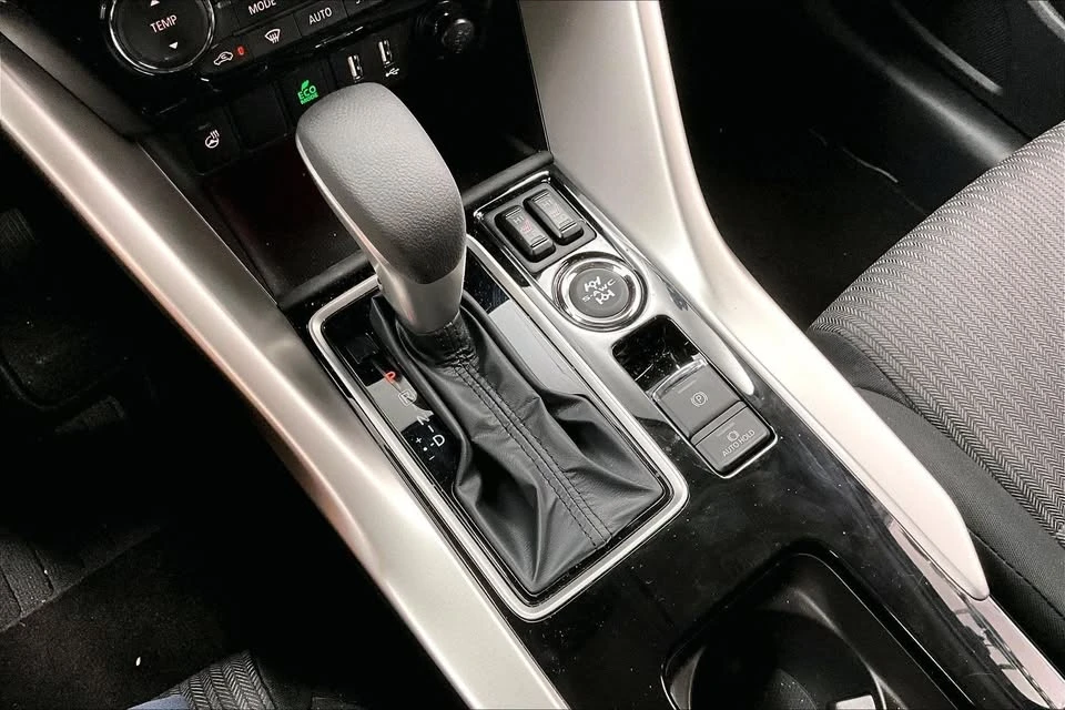 2026 Mitsubishi Eclipse Cross - Image 6 of 9