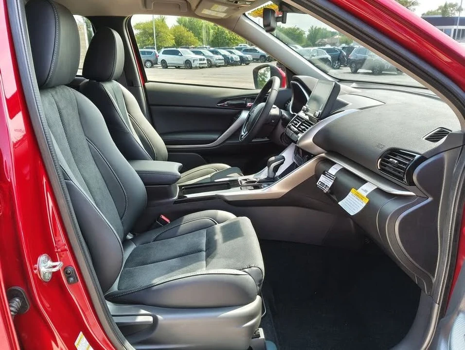2026 Mitsubishi Eclipse Cross - Image 10 of 20