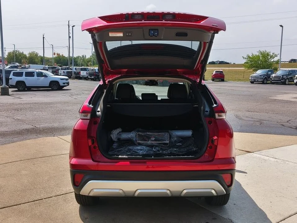 2026 Mitsubishi Eclipse Cross - Image 15 of 20