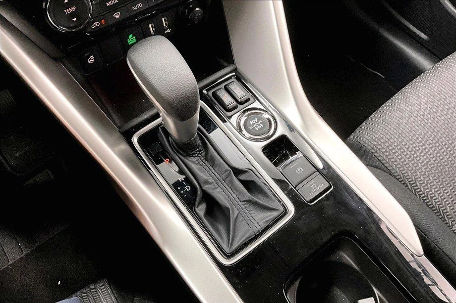 2026 Mitsubishi Eclipse Cross - Image 10 of 11
