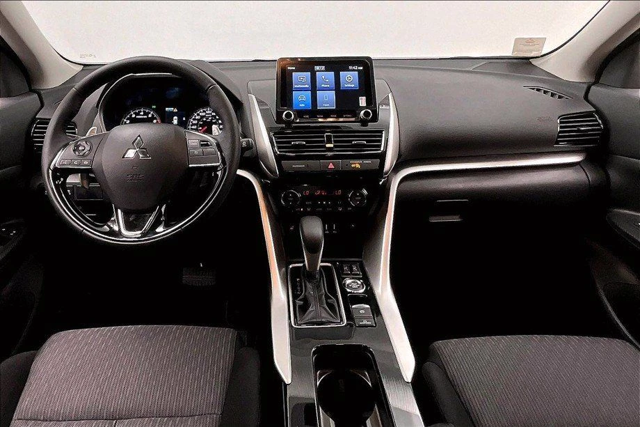 2026 Mitsubishi Eclipse Cross - Image 8 of 11