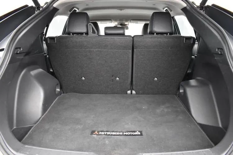 2026 Mitsubishi Eclipse Cross - Image 8 of 9