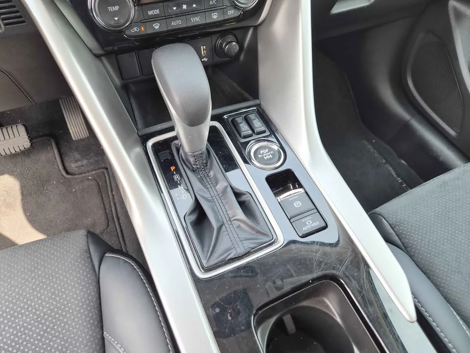 2026 Mitsubishi Eclipse Cross - Image 14 of 18