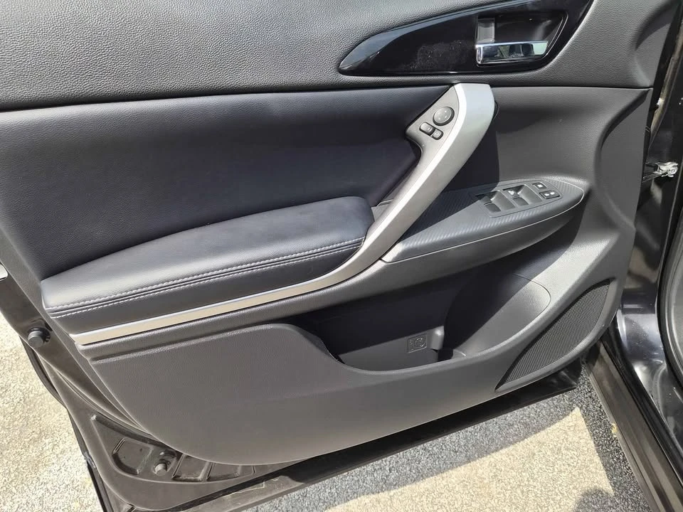 2026 Mitsubishi Eclipse Cross - Image 10 of 18