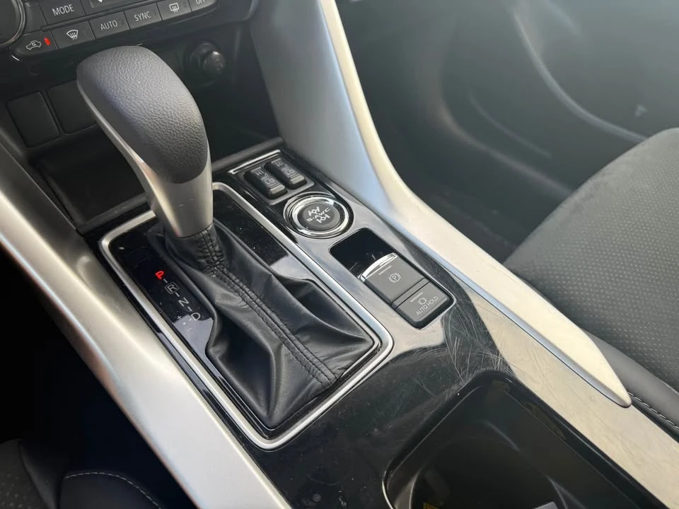 2026 Mitsubishi Eclipse Cross - Image 14 of 19