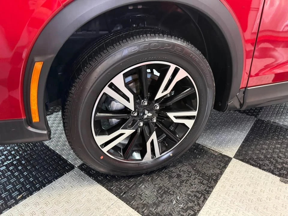 2026 Mitsubishi Eclipse Cross - Image 13 of 17