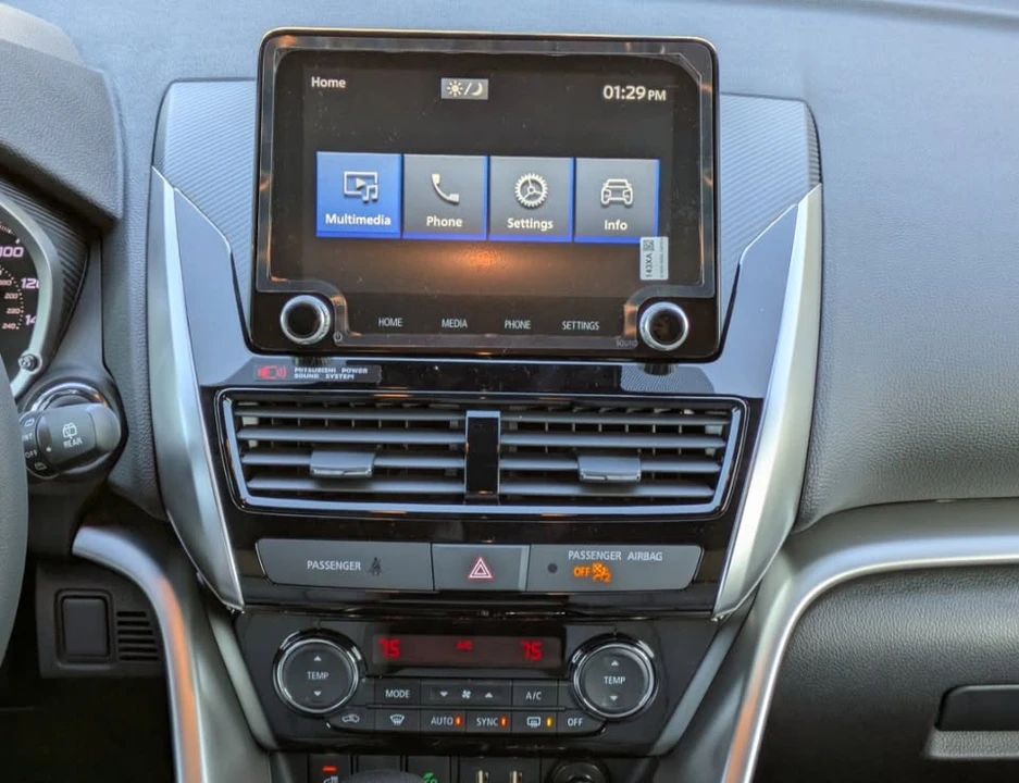 2026 Mitsubishi Eclipse Cross - Image 9 of 12