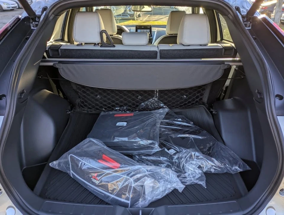 2026 Mitsubishi Eclipse Cross - Image 7 of 12
