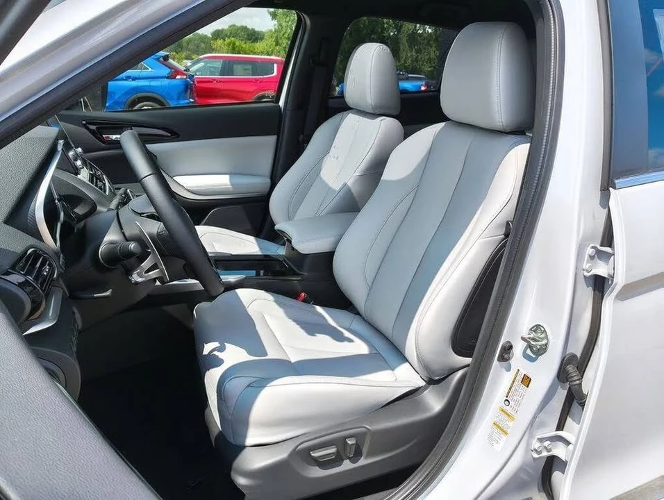 2026 Mitsubishi Eclipse Cross - Image 7 of 20