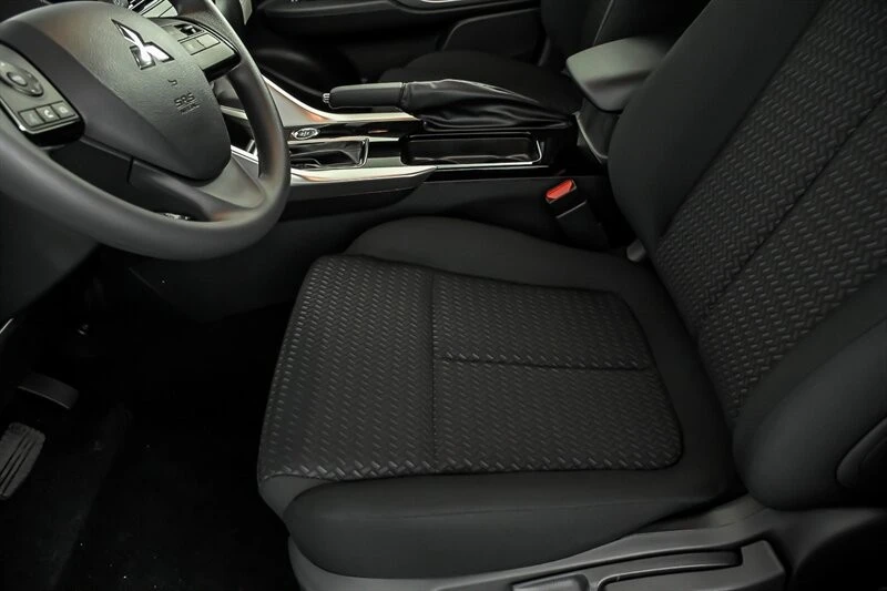2026 Mitsubishi Eclipse Cross - Image 14 of 28