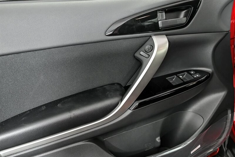 2026 Mitsubishi Eclipse Cross - Image 11 of 26