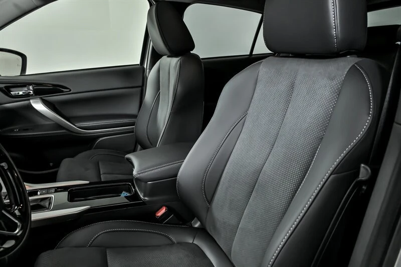 2026 Mitsubishi Eclipse Cross - Image 12 of 25