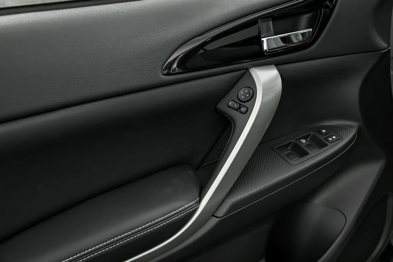 2026 Mitsubishi Eclipse Cross - Image 16 of 25
