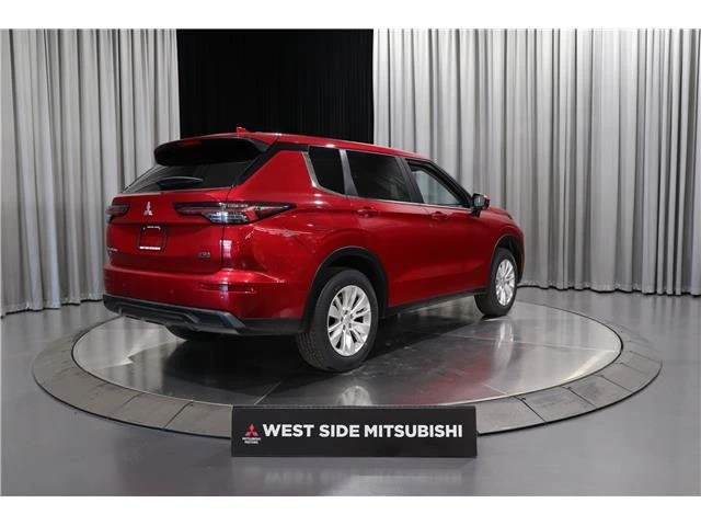 2026 Mitsubishi Outlander - Image 5 of 20