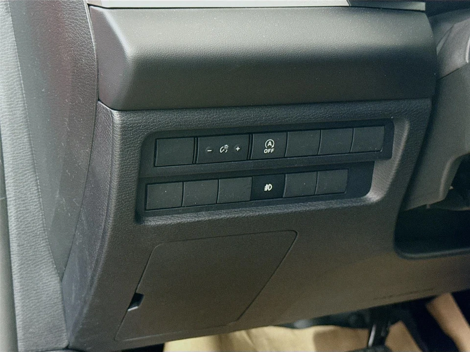 2026 Mitsubishi Outlander - Image 7 of 21
