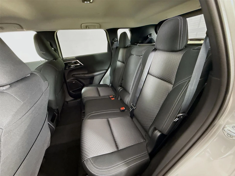 2026 Mitsubishi Outlander - Image 16 of 21
