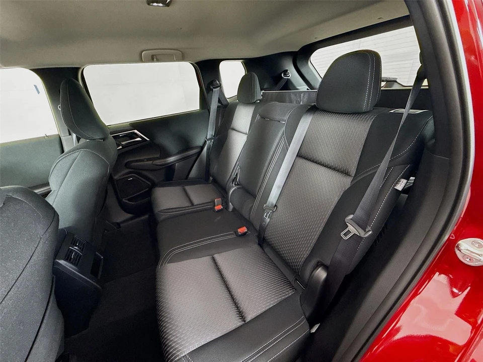 2026 Mitsubishi Outlander - Image 16 of 21