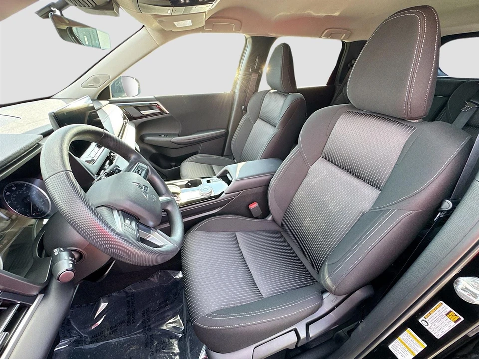 2026 Mitsubishi Outlander - Image 21 of 21