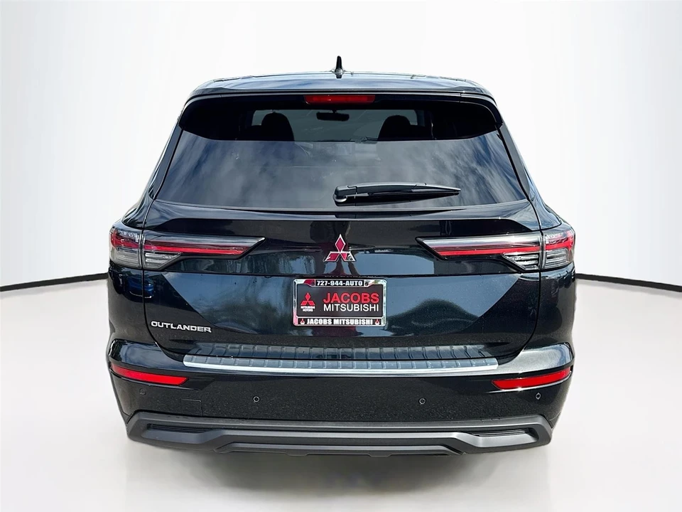2026 Mitsubishi Outlander - Image 6 of 21
