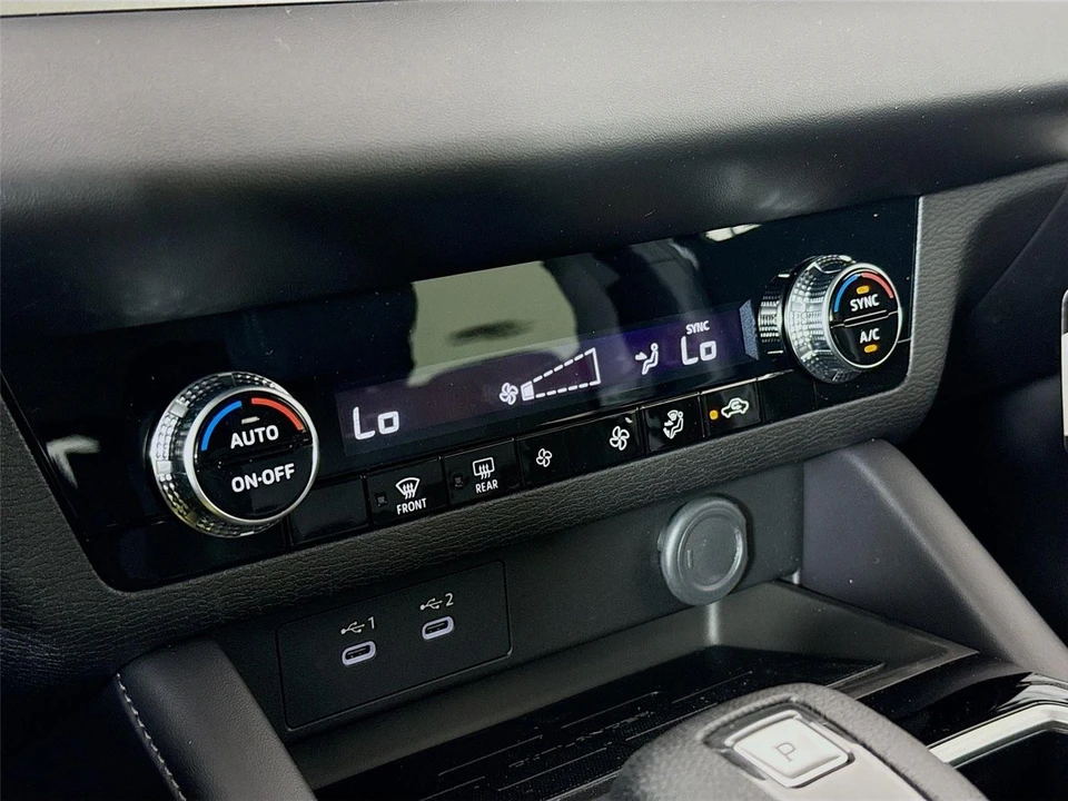 2026 Mitsubishi Outlander - Image 13 of 21
