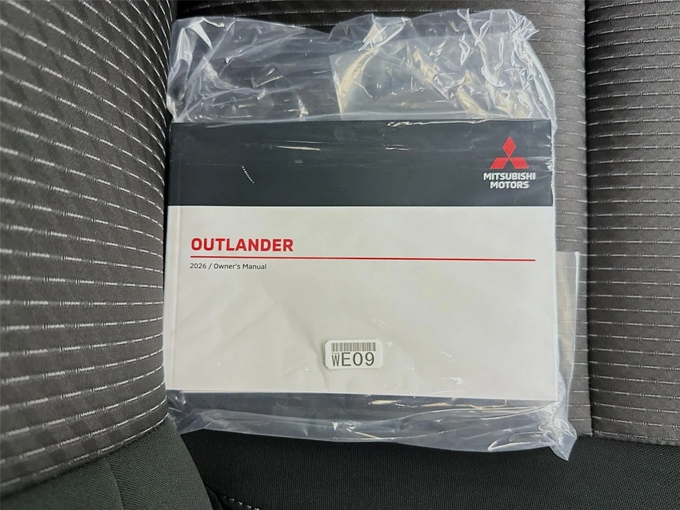 2026 Mitsubishi Outlander - Image 20 of 21