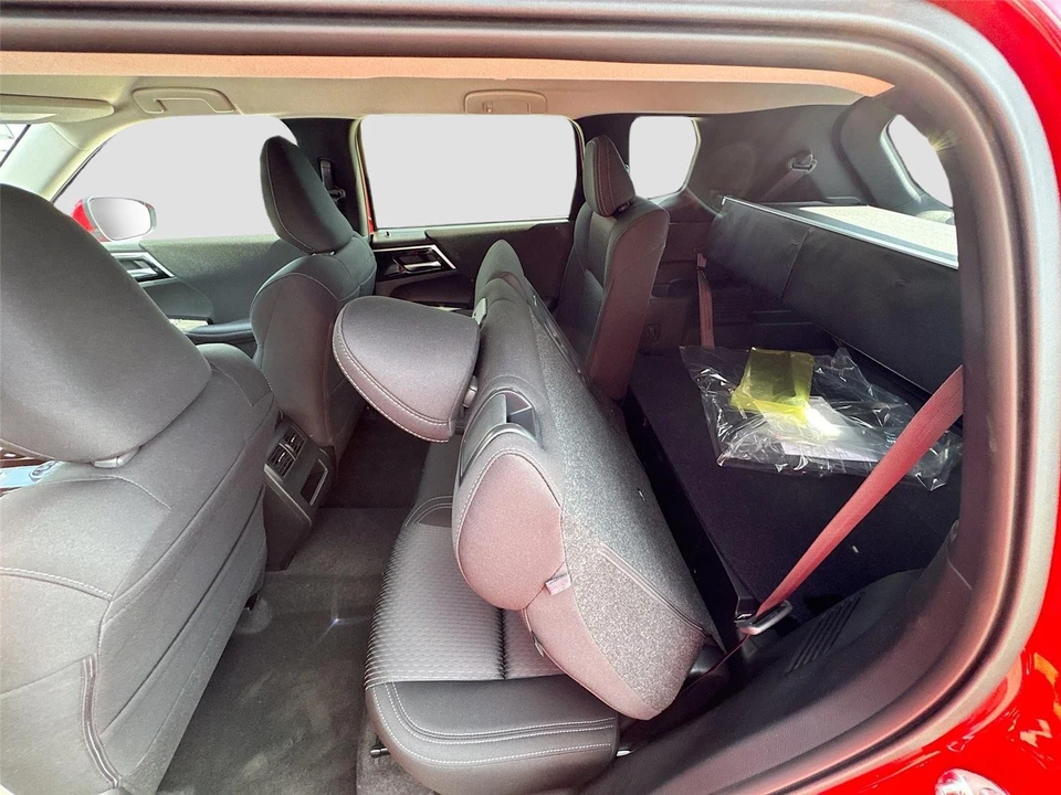 2026 Mitsubishi Outlander - Image 20 of 21