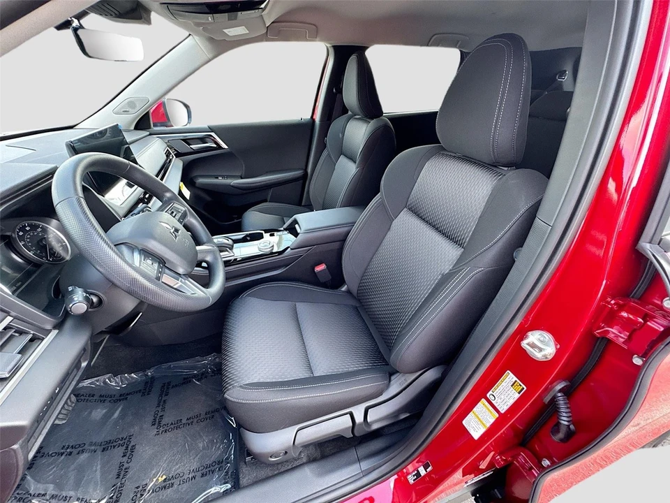 2026 Mitsubishi Outlander - Image 2 of 21