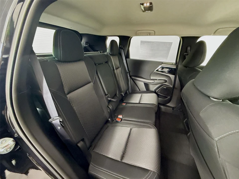 2026 Mitsubishi Outlander - Image 18 of 21