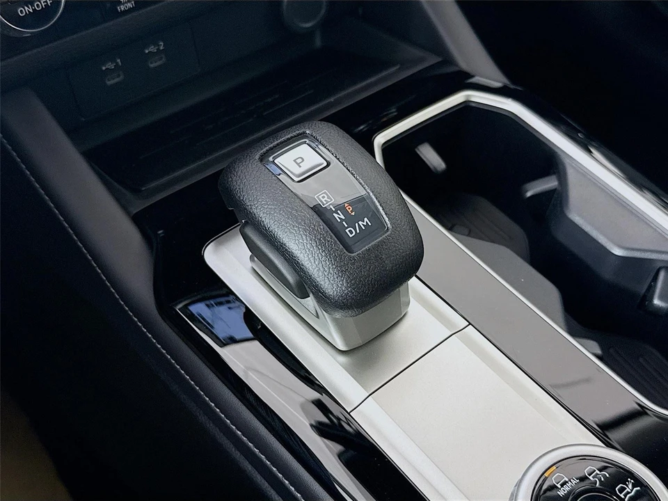 2026 Mitsubishi Outlander - Image 14 of 21