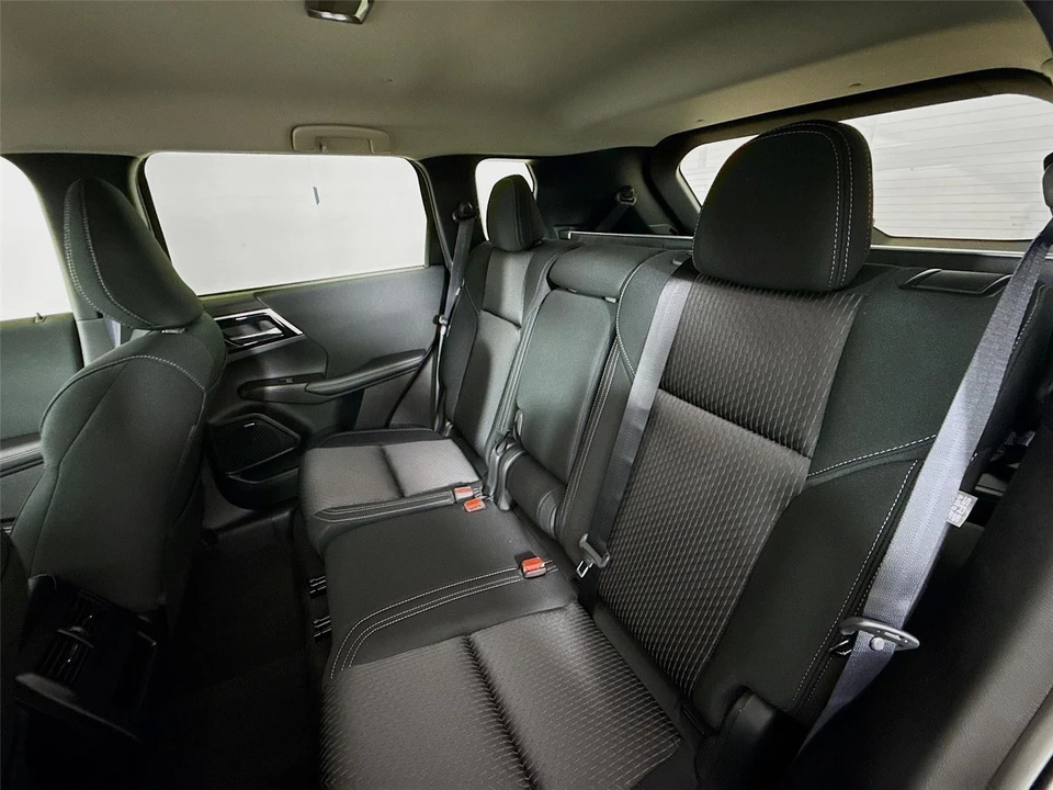 2026 Mitsubishi Outlander - Image 16 of 21