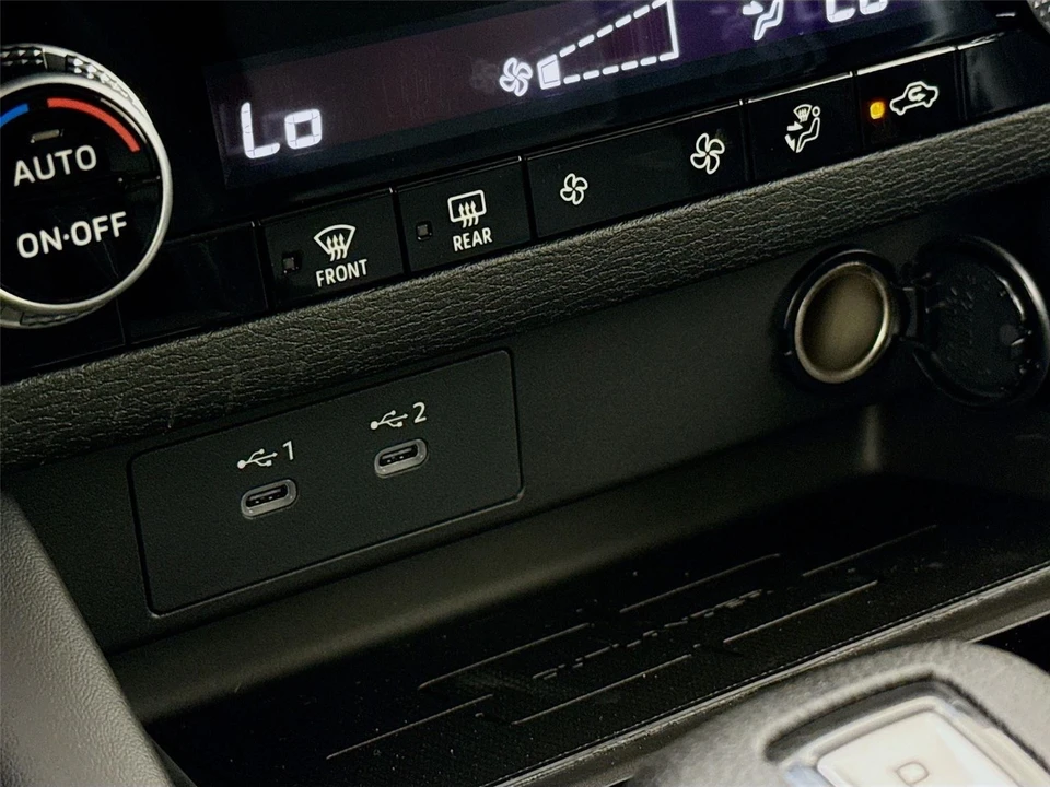 2026 Mitsubishi Outlander - Image 16 of 21