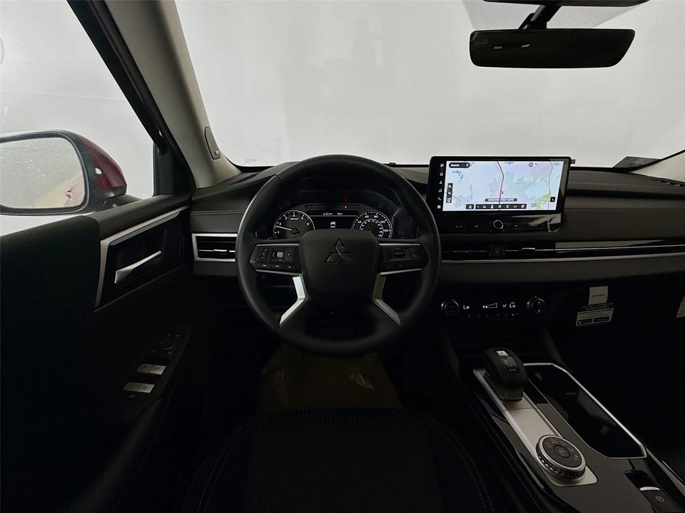 2026 Mitsubishi Outlander - Image 3 of 21