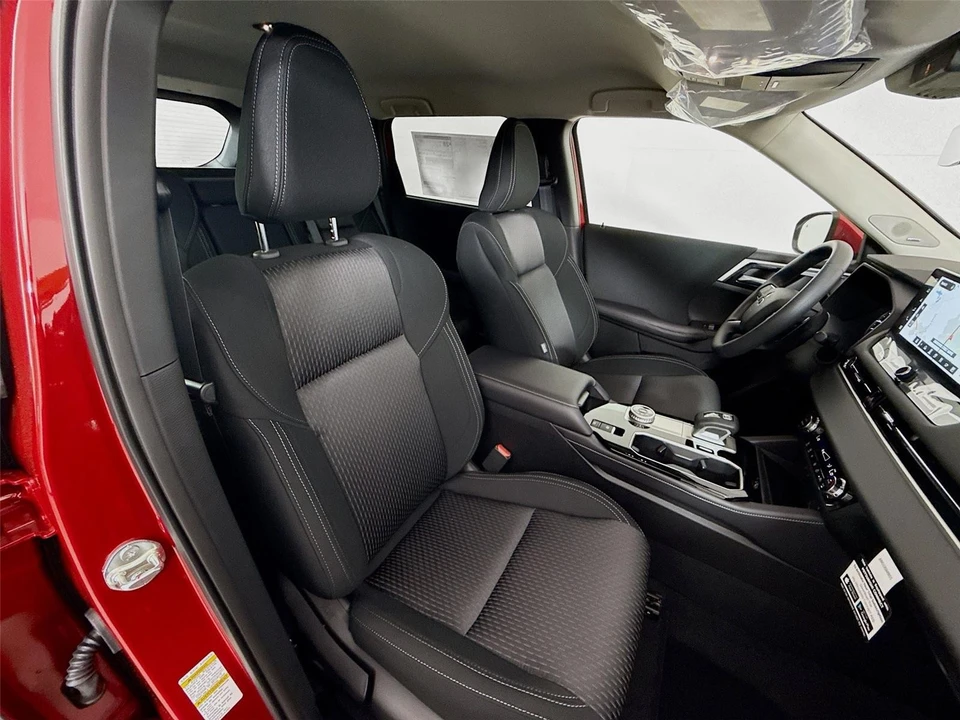 2026 Mitsubishi Outlander - Image 20 of 21