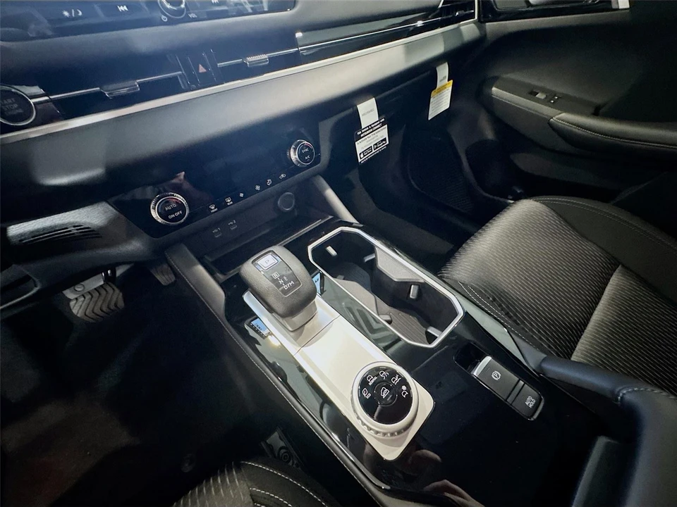 2026 Mitsubishi Outlander - Image 15 of 21
