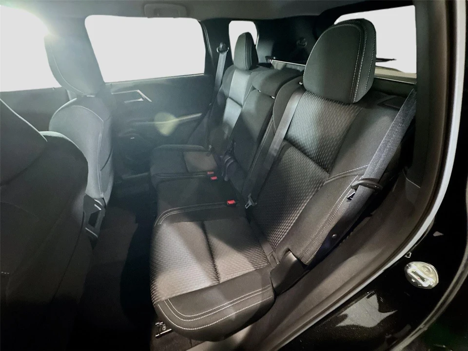 2026 Mitsubishi Outlander - Image 18 of 21