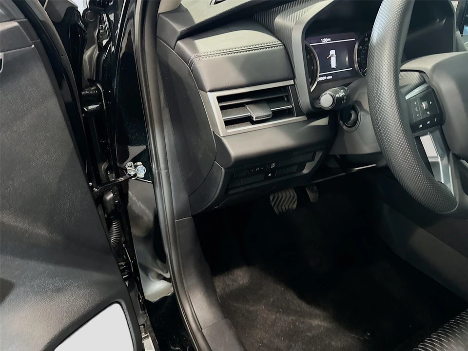 2026 Mitsubishi Outlander - Image 7 of 21
