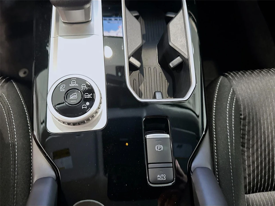 2026 Mitsubishi Outlander - Image 12 of 21