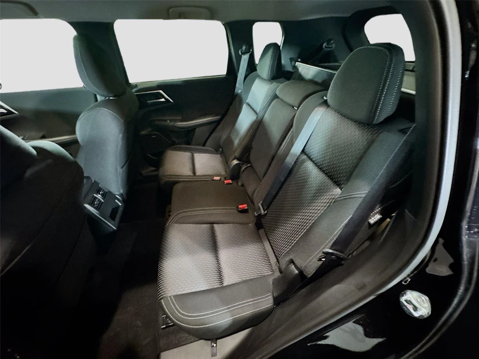 2026 Mitsubishi Outlander - Image 18 of 21