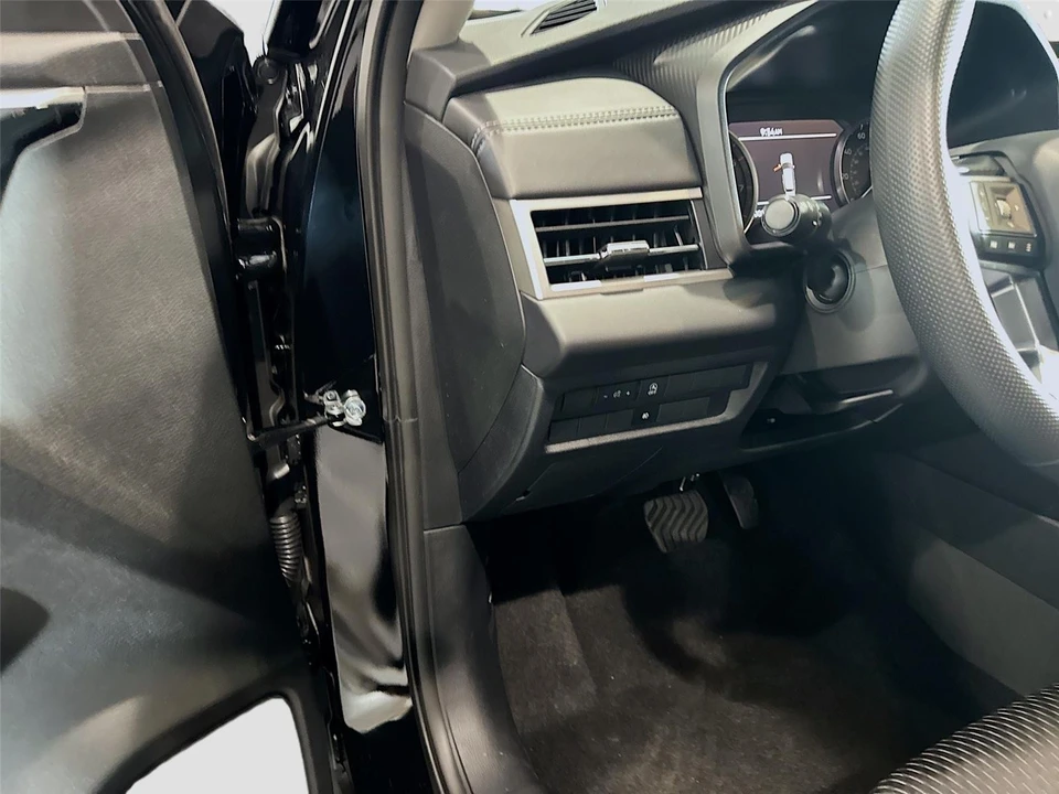 2026 Mitsubishi Outlander - Image 7 of 21