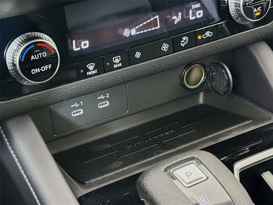 2026 Mitsubishi Outlander - Image 15 of 21