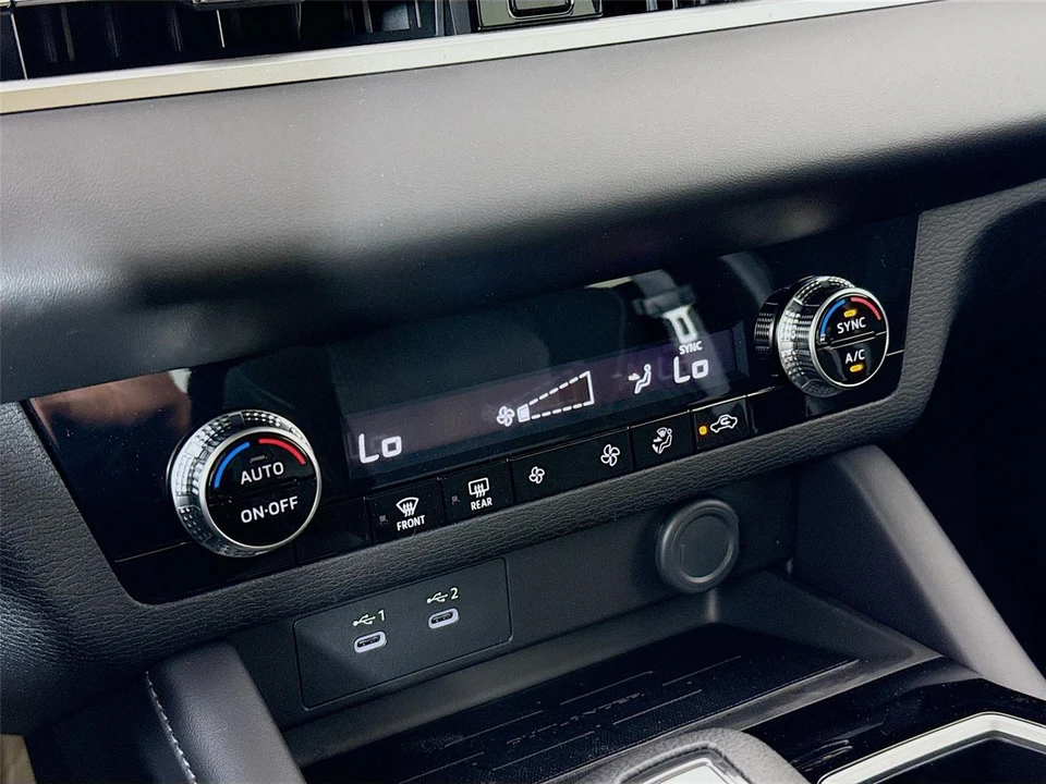 2026 Mitsubishi Outlander - Image 13 of 21