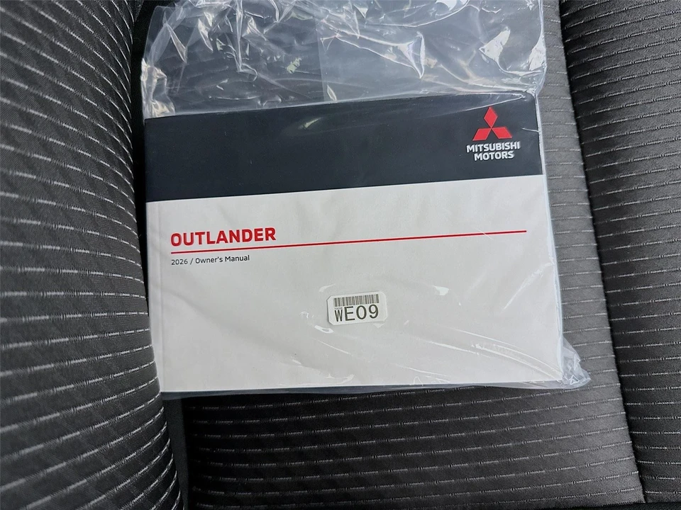 2026 Mitsubishi Outlander - Image 20 of 21