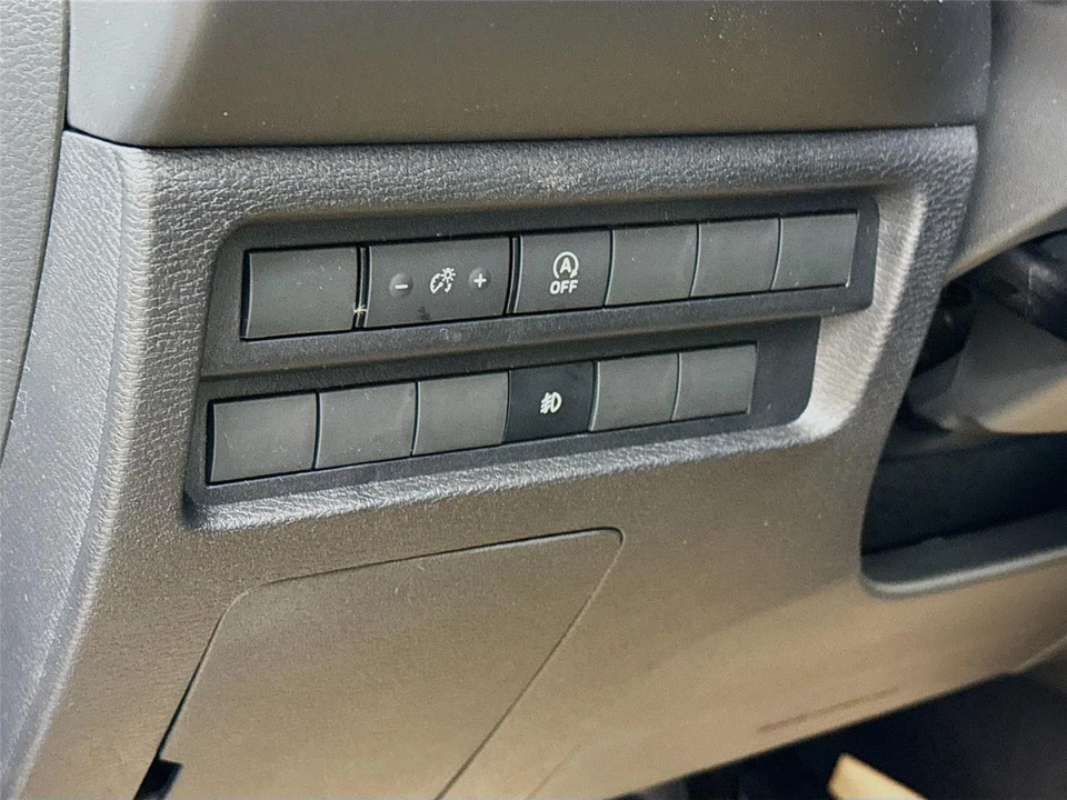2026 Mitsubishi Outlander - Image 6 of 21